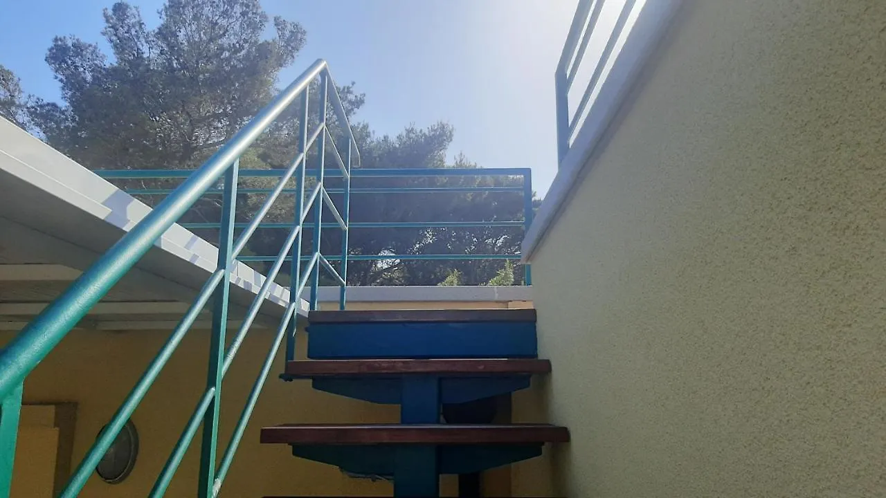 Old Captain'S Apartments - In A Pine Wood By The Sea And Tennis Courts Σπλιτ Κροατία