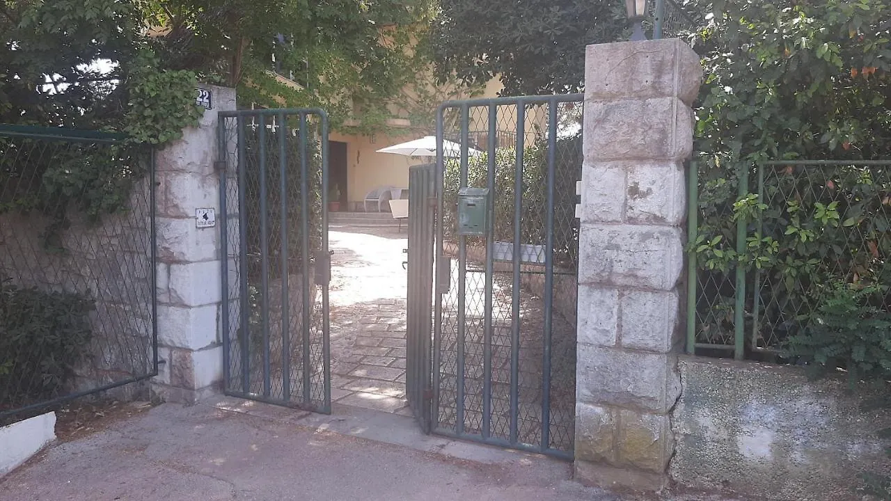 Old Captain'S Apartments - In A Pine Wood By The Sea And Tennis Courts Split