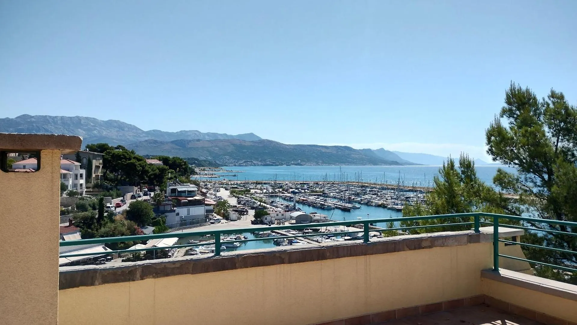 Old Captain'S Apartments - In A Pine Wood By The Sea And Tennis Courts Split Croatia