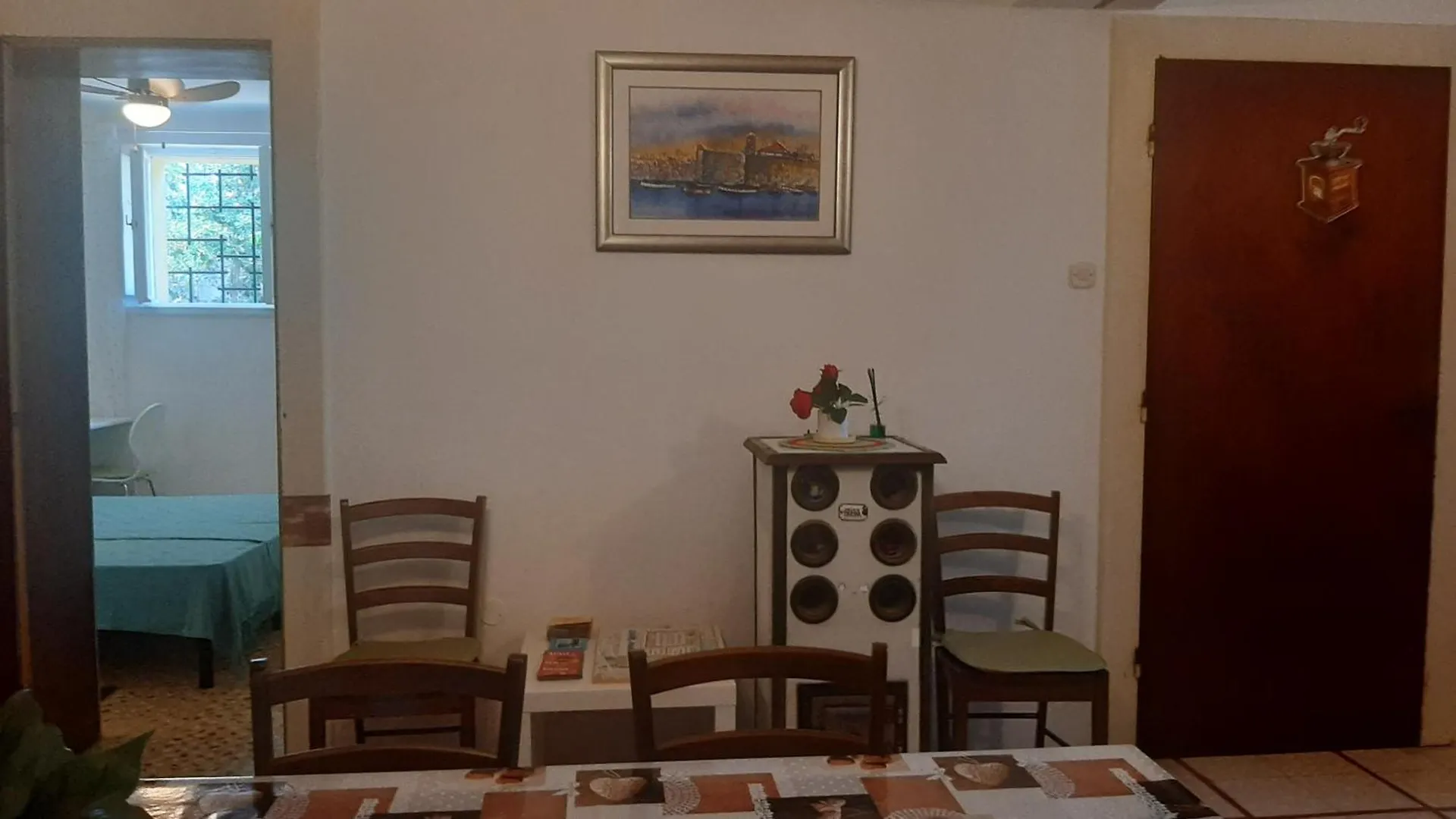 Old Captain'S Apartments - In A Pine Wood By The Sea And Tennis Courts Split Croatia