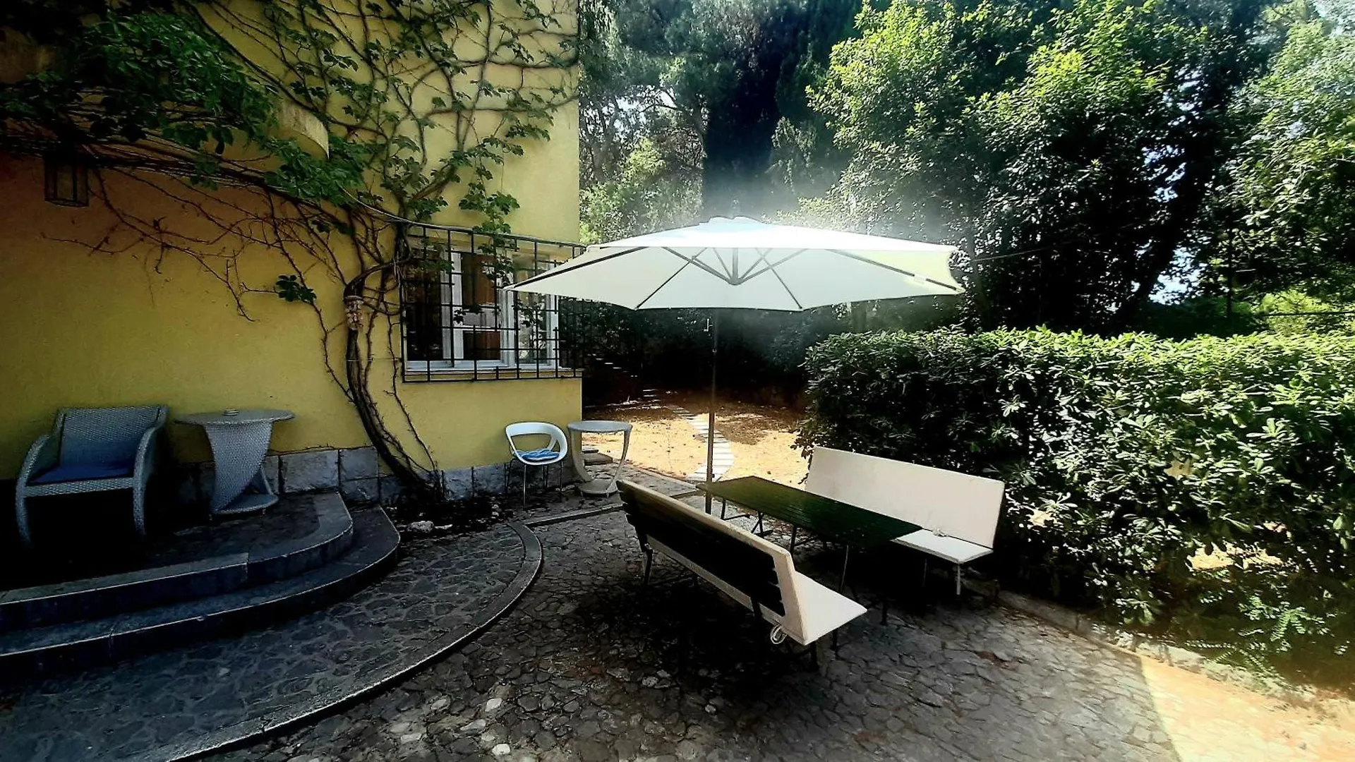 Old Captain'S Apartments - In A Pine Wood By The Sea And Tennis Courts Split 0*,  Croatia